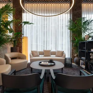 Crowne Plaza By Ihg Hotell